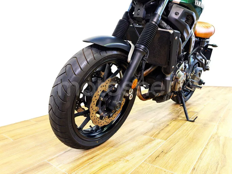 Yamaha XSR700 - Vista 6