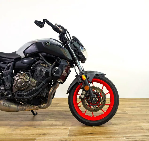 Yamaha MT-07 - Vista 4