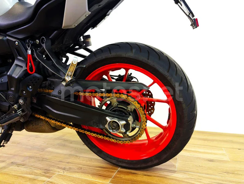 Yamaha MT-07 - Vista 10