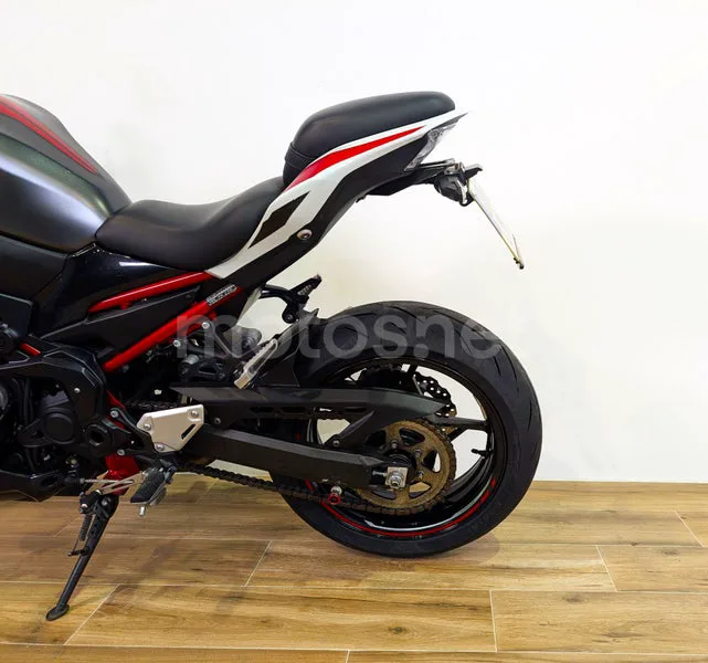 Kawasaki Z900 - Vista 9