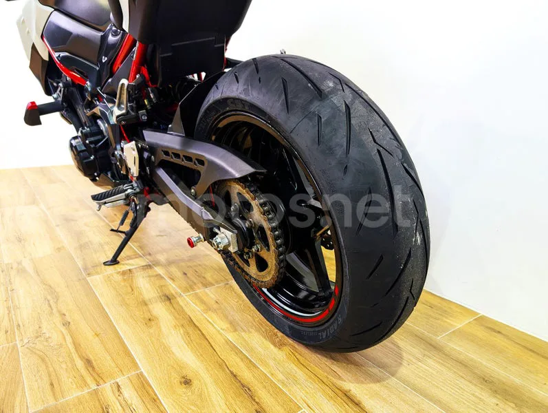Kawasaki Z900 - Vista 10