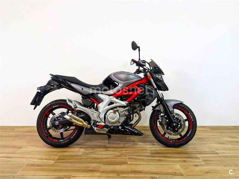 Suzuki Gladius 650 3490 € 2015 Barcelona - 2