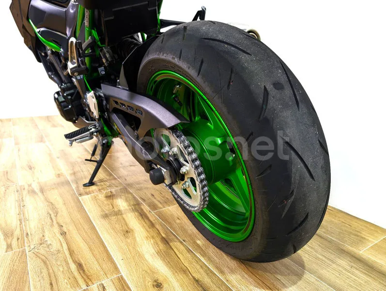 Kawasaki Z900 - Vista 12