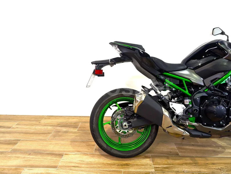 Kawasaki Z900 - Vista 3