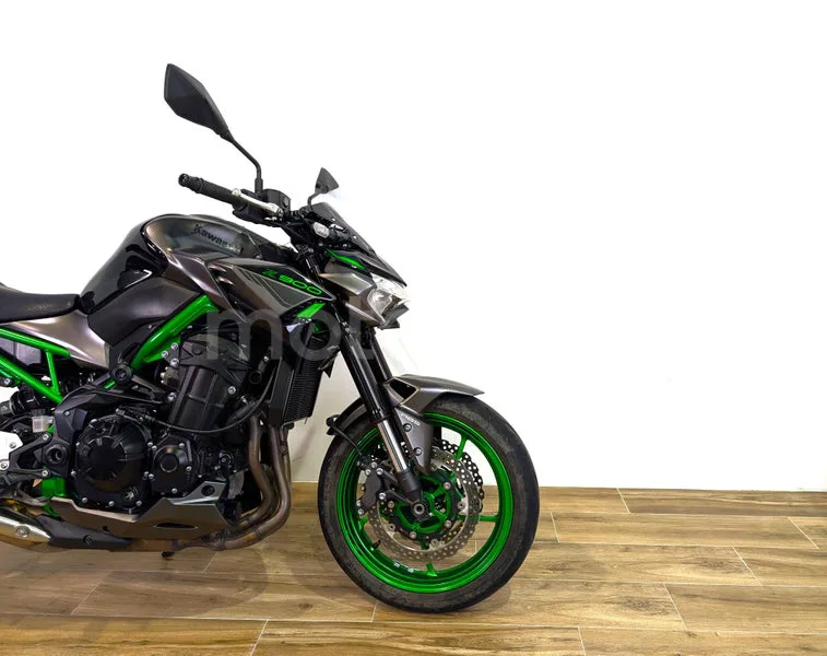 Kawasaki Z900 - Vista 4