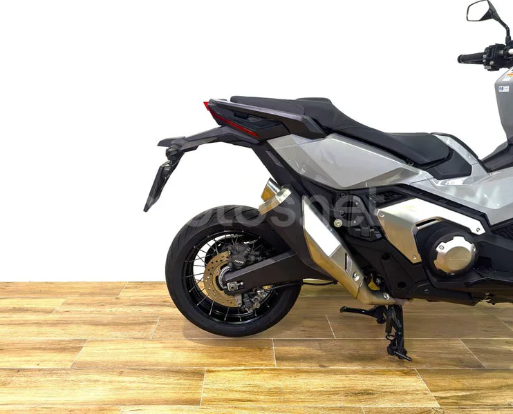 Honda X-ADV - Vista 3