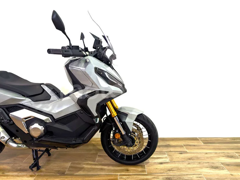 Honda X-ADV - Vista 4