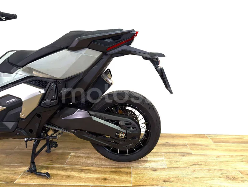 Honda X-ADV - Vista 9