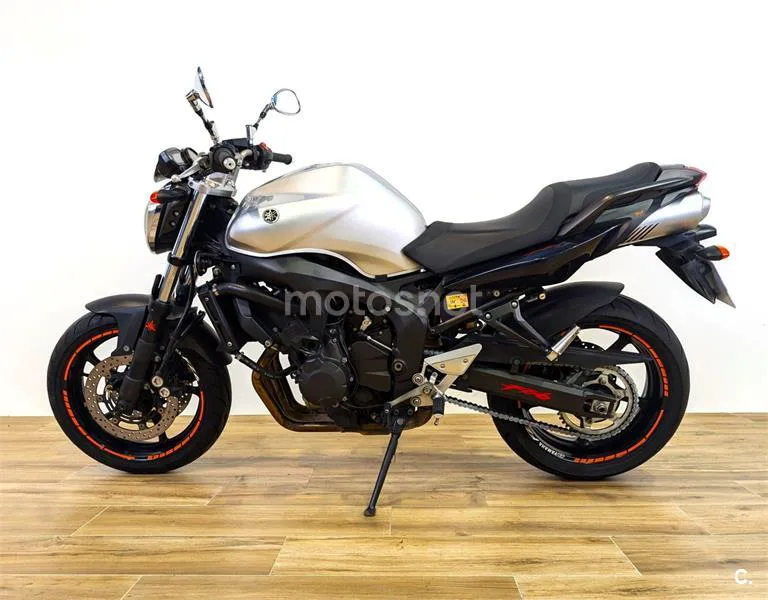 Yamaha FZ6 S2 - Vista 5