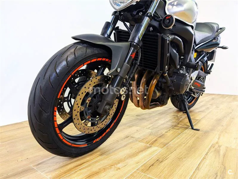 Yamaha FZ6 S2 - Vista 6