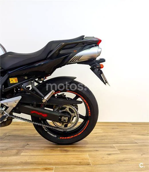 Yamaha FZ6 S2 - Vista 9