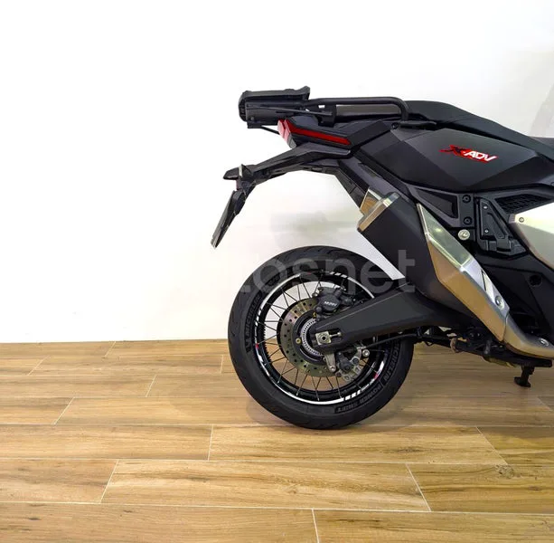 Honda X-ADV - Vista 3