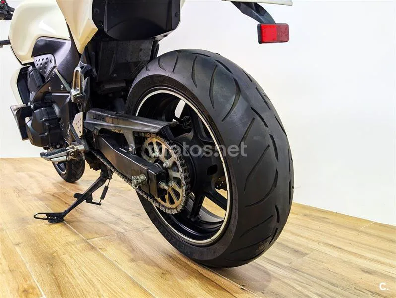 Kawasaki Z750 - Vista 10