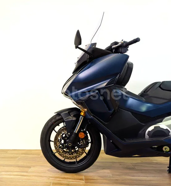 Honda Forza 750 - Vista 8