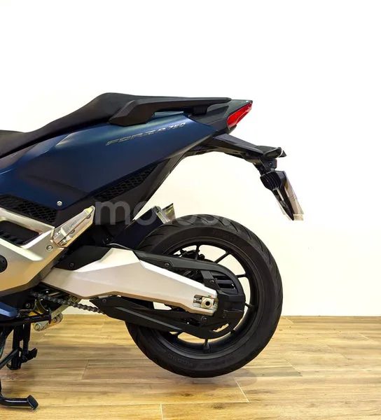 Honda Forza 750 - Vista 9