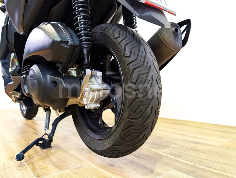 Yamaha XMAX 125 - Vista 10