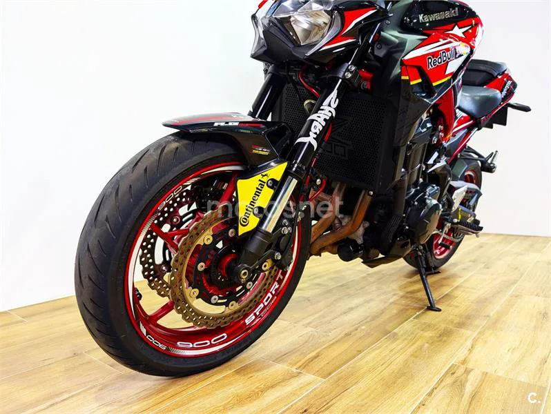 Kawasaki Z900 - Vista 6