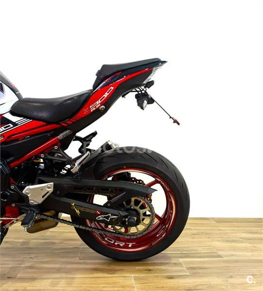 Kawasaki Z900 - Vista 9