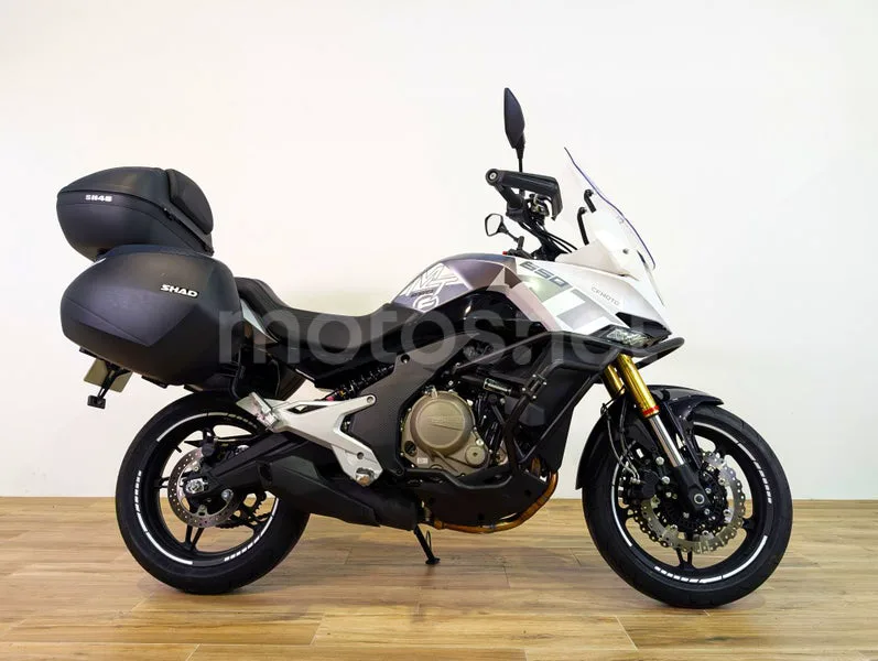CFMOTO 650MT 4490 € 2022 Barcelona - 2