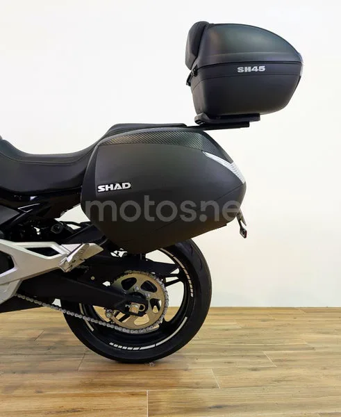 CFMOTO 650MT - Vista 9