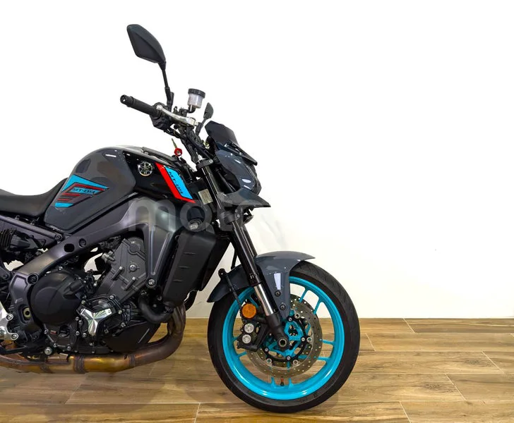 Yamaha MT-09 - Vista 4