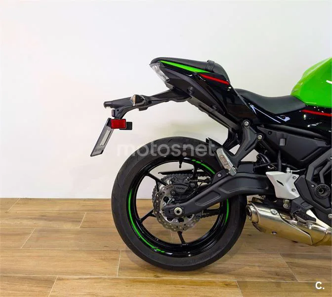 Kawasaki Ninja 650 - Vista 3