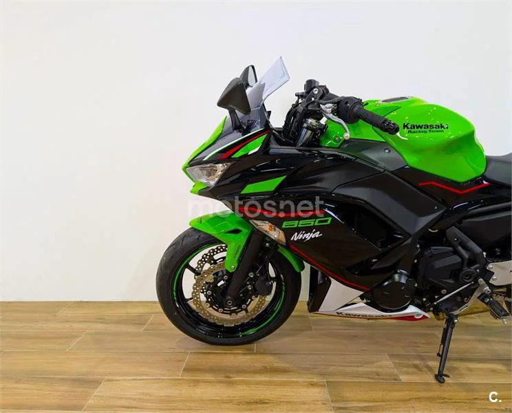 Kawasaki Ninja 650 - Vista 8