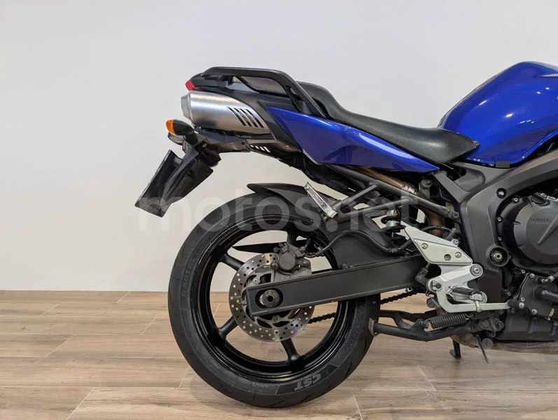 Yamaha FZ6 Fazer - Vista 3