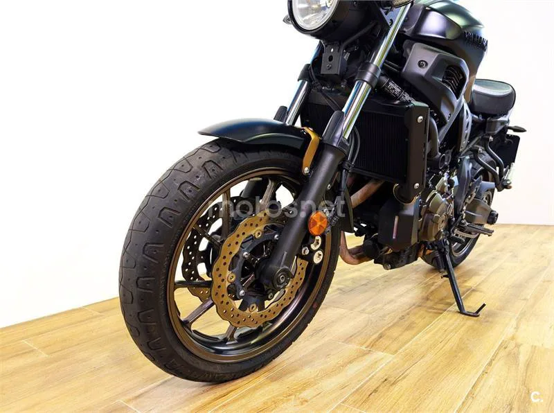 Yamaha XSR700 - Vista 6