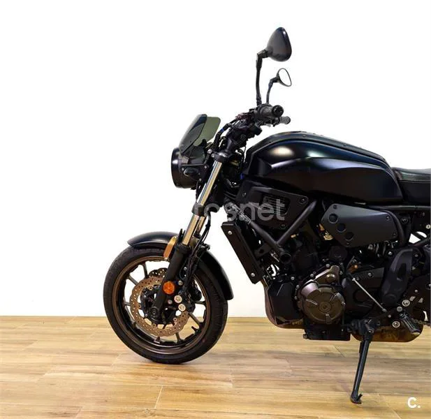 Yamaha XSR700 - Vista 8