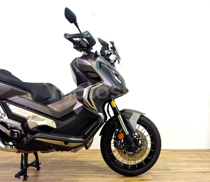 Honda X-ADV - Vista 4