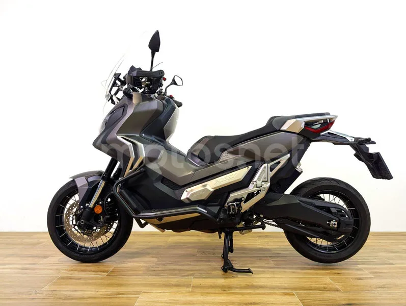 Honda X-ADV - Vista 5
