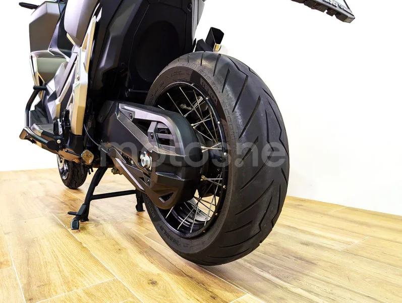 Honda X-ADV - Vista 10