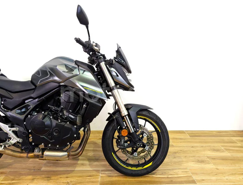 Honda CB750 Hornet - Vista 4