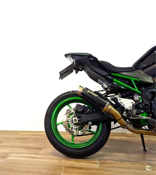 Kawasaki Z900 - Vista 3
