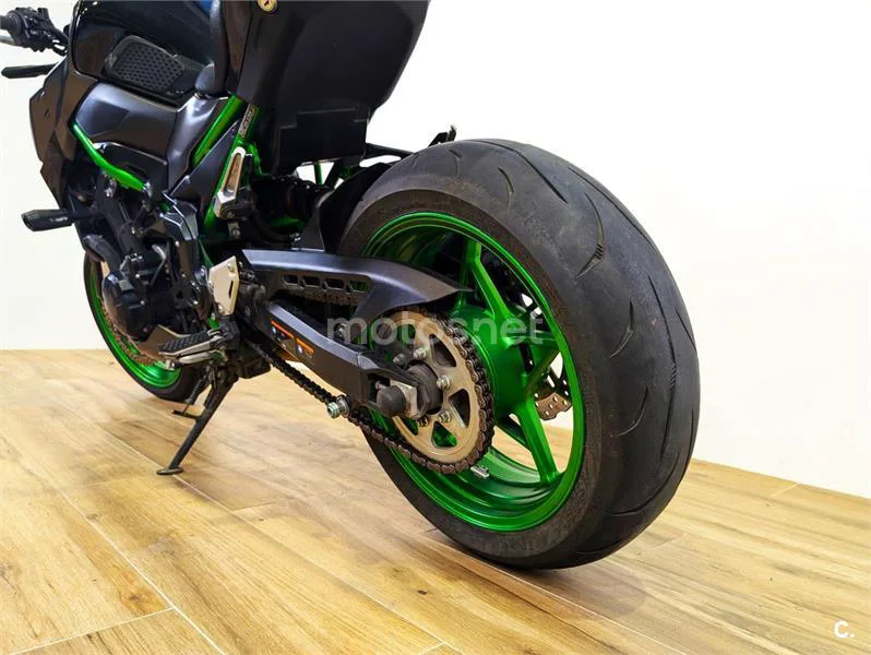 Kawasaki Z900 - Vista 10