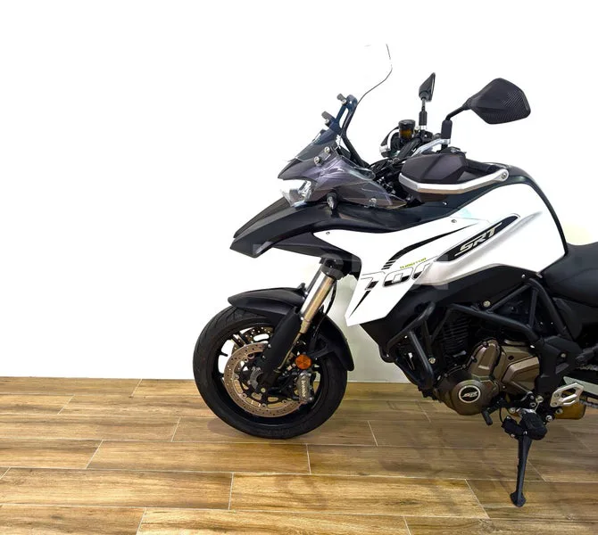 QJ Motor SRT 700 - Vista 8