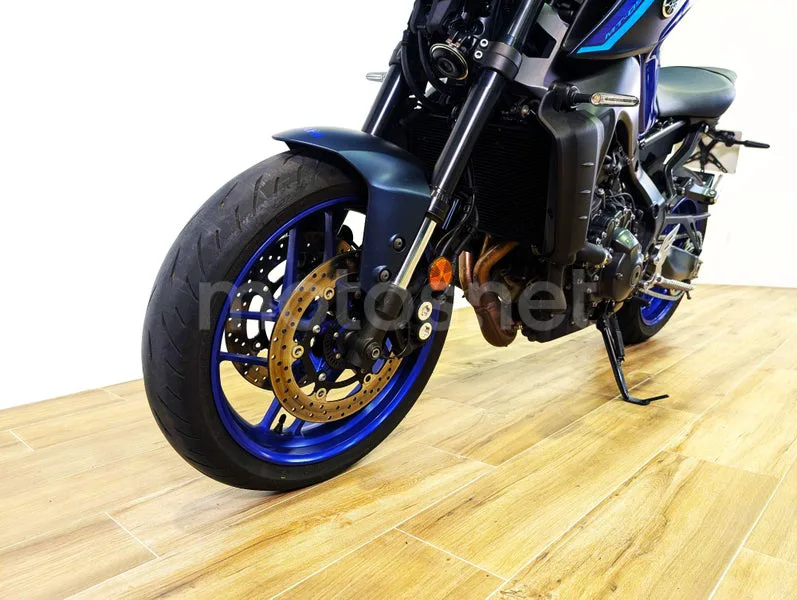 Yamaha MT-09 - Vista 6