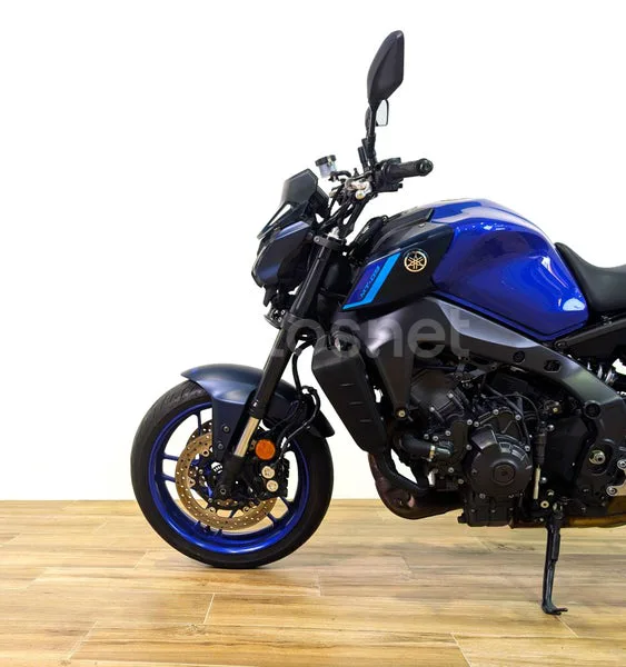Yamaha MT-09 - Vista 8