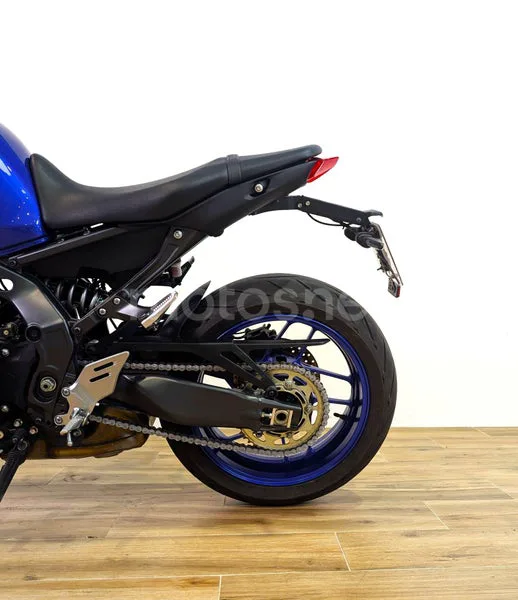 Yamaha MT-09 - Vista 9