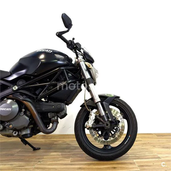Ducati Monster 696 - Vista 4