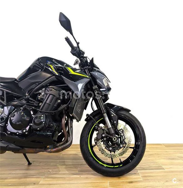 Kawasaki Z900 - Vista 4