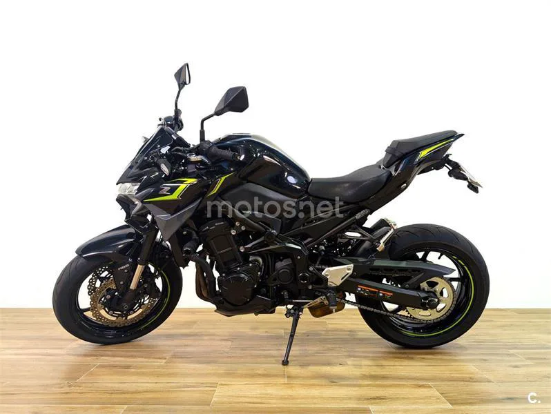 Kawasaki Z900 - Vista 5