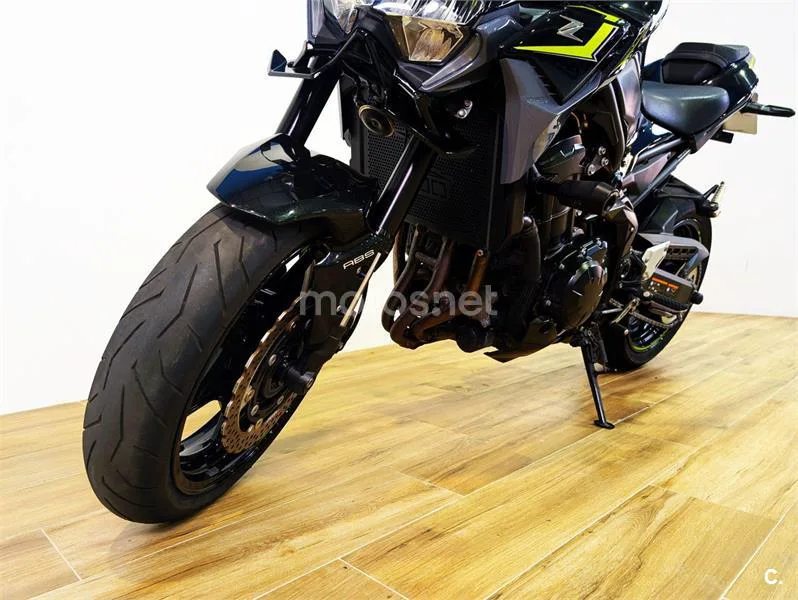Kawasaki Z900 - Vista 6