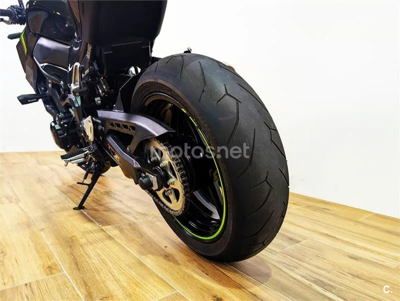 Kawasaki Z900 - Vista 10