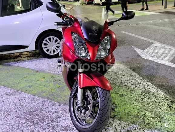 Honda VFR800F 3000 € 2008 Madrid - 1