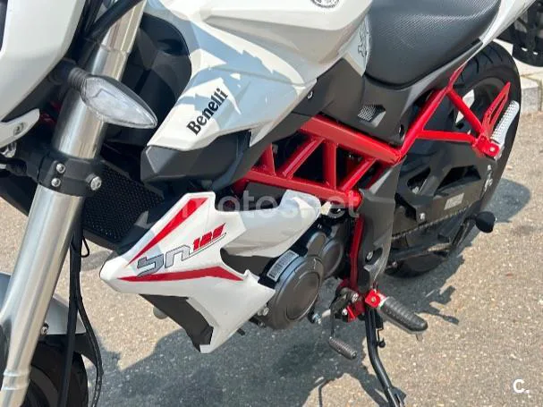 Benelli BN 125 - Vista 11