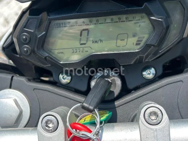 Benelli BN 125 - Vista 13
