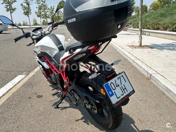 Benelli BN 125 - Vista 4