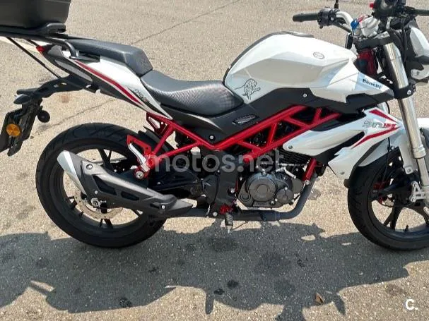Benelli BN 125 - Vista 6